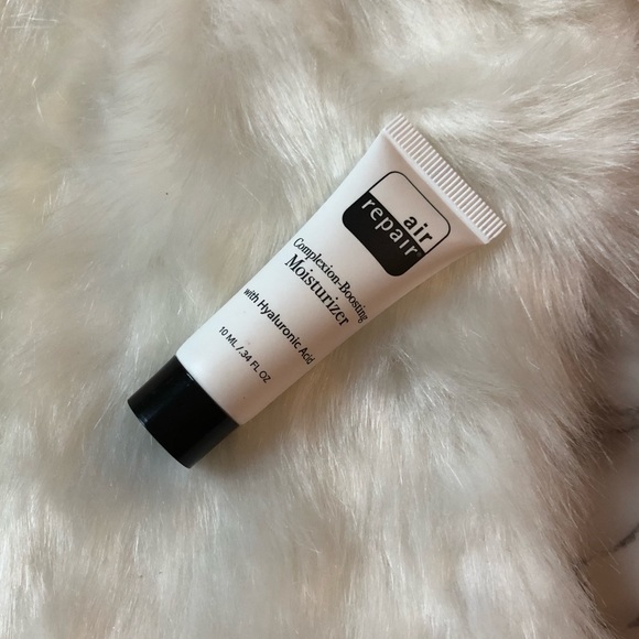 air repair complexion boosting moisturizer with hyaluronic acid